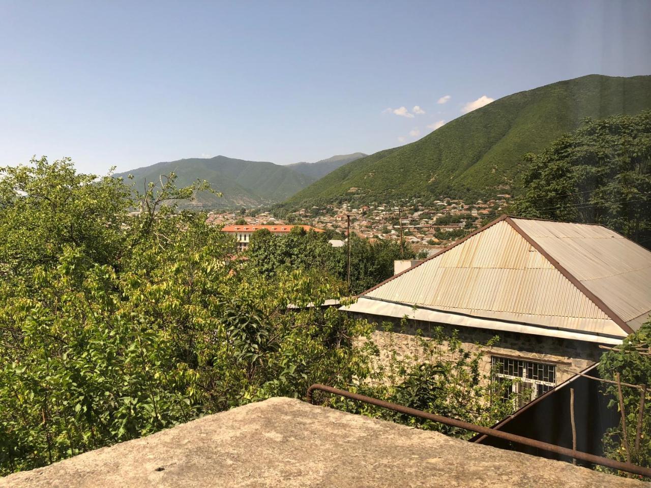 Bed and Breakfast Shaki Host House à Şǝki Extérieur photo